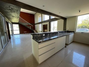 Casa - Yerba Buena