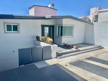 CASA EN VENTA EN LOMAS DE LA HACIENDA