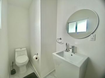 CASA EN VENTA EN LOMAS DE LA HACIENDA