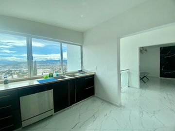 CASA EN VENTA EN LOMAS DE LA HACIENDA