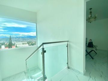 CASA EN VENTA EN LOMAS DE LA HACIENDA