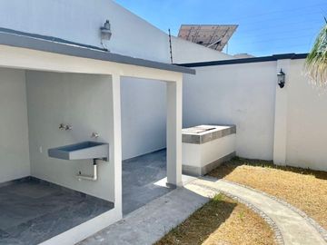 CASA EN VENTA EN LOMAS DE LA HACIENDA