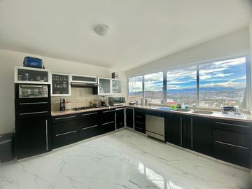 CASA EN VENTA EN LOMAS DE LA HACIENDA