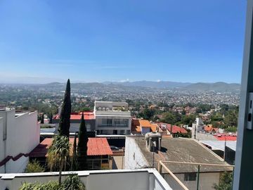 CASA EN VENTA EN LOMAS DE LA HACIENDA
