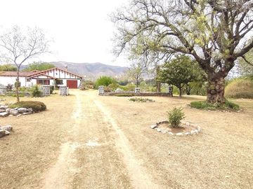 INVERSOR! VENDO Casi 7 hectáreas para lotear con 14 lotes y Chalet 3 dormitorios - 2 baños