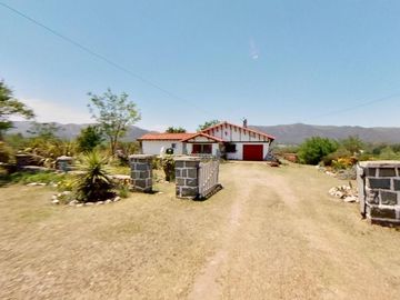 INVERSOR! VENDO Casi 7 hectáreas para lotear con 14 lotes y Chalet 3 dormitorios - 2 baños