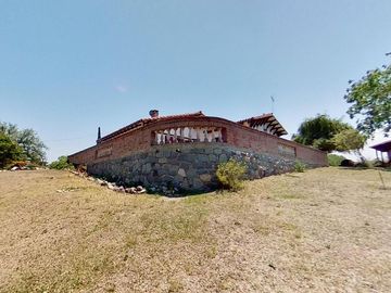 INVERSOR! VENDO Casi 7 hectáreas para lotear con 14 lotes y Chalet 3 dormitorios - 2 baños