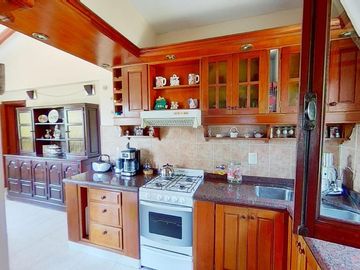 INVERSOR! VENDO Casi 7 hectáreas para lotear con 14 lotes y Chalet 3 dormitorios - 2 baños