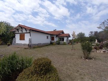 INVERSOR! VENDO Casi 7 hectáreas para lotear con 14 lotes y Chalet 3 dormitorios - 2 baños