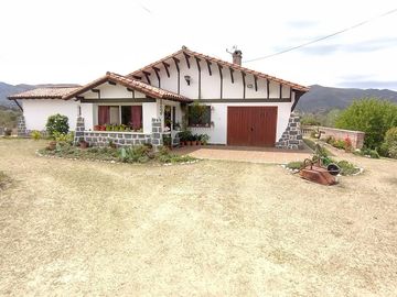 INVERSOR! VENDO Casi 7 hectáreas para lotear con 14 lotes y Chalet 3 dormitorios - 2 baños