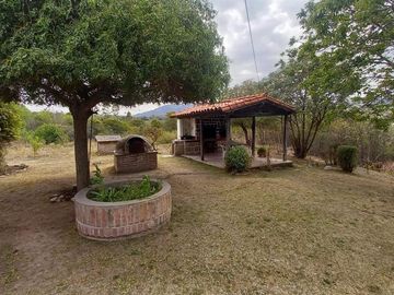 INVERSOR! VENDO Casi 7 hectáreas para lotear con 14 lotes y Chalet 3 dormitorios - 2 baños
