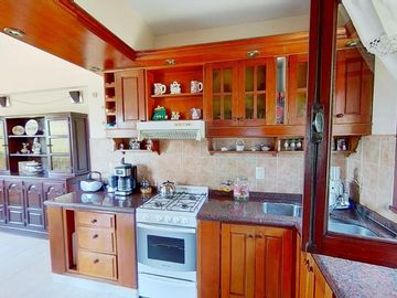 INVERSOR! VENDO Casi 7 hectáreas para lotear con 14 lotes y Chalet 3 dormitorios - 2 baños