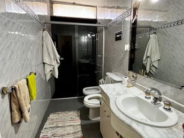 ¡¡VDO. EXC CASA 2 DORM. A 1/2 CUADRA AV. SABATTINI - B° CRISOL SUD CBA¡¡