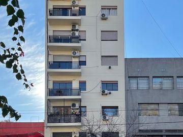 DEPARTAMENTO 3 AMBIENTES IMPECABLE ESTADO, 2 DORMIT, DET. CATEGORÍA, BAJAS EXPENSAS