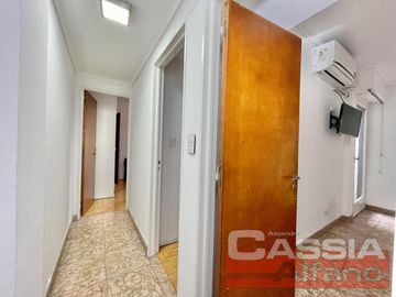 DEPARTAMENTO 3 AMBIENTES IMPECABLE ESTADO, 2 DORMIT, DET. CATEGORÍA, BAJAS EXPENSAS
