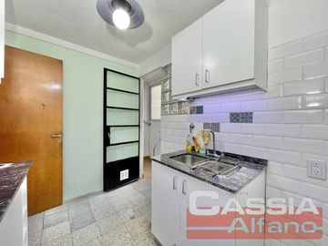 DEPARTAMENTO 3 AMBIENTES IMPECABLE ESTADO, 2 DORMIT, DET. CATEGORÍA, BAJAS EXPENSAS