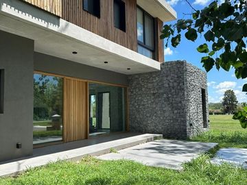 Casa en  Pilara, 