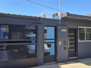 Venta Casa 2 dormitorios con cochera - Tiro Suizo, Rosario