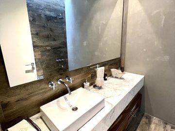 Hermosa Casa en venta en Barrio Los Pinguinos Club de Campo