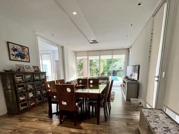 Hermosa Casa en venta en Barrio Los Pinguinos Club de Campo