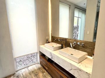 Hermosa Casa en venta en Barrio Los Pinguinos Club de Campo
