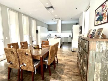 Hermosa Casa en venta en Barrio Los Pinguinos Club de Campo
