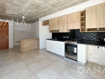 Venta de Departamento de 1 Dormitorio a estrenar con balcón al frente.