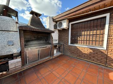 Venta PH 4 ambientes en Boedo con terraza