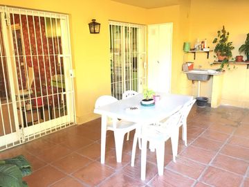 Chalet 4 ambientes en venta en Castelar norte