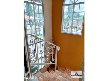Alquilo preciosa casa amueblada en San Carlitos, con opcion a compra!