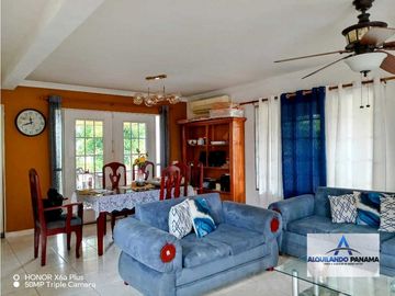 Alquilo preciosa casa amueblada en San Carlitos, con opcion a compra!