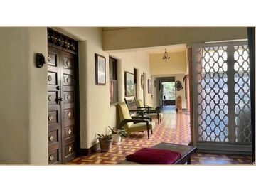 VENTA DE CASA LOTE BARRIO LAURELES CERCA IGLESIA SANTA TERESITA