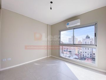 Semipiso de 2 ambientes con doble orientación - Lomas De Zamora