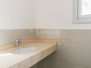 Semipiso de 2 ambientes con doble orientación - Lomas De Zamora