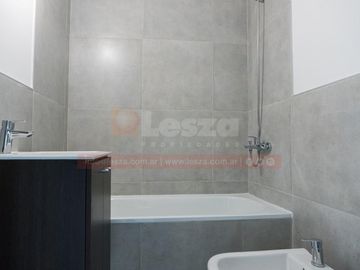 Semipiso de 2 ambientes con doble orientación - Lomas De Zamora