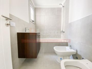 Semipiso de 2 ambientes con doble orientación - Lomas De Zamora