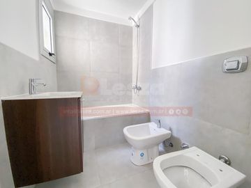Semipiso de 2 ambientes con doble orientación - Lomas De Zamora