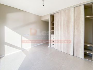 Semipiso de 2 ambientes con doble orientación - Lomas De Zamora