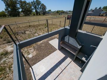 Duplex a Estrenar en Sicardi - Escritura Inmediata
