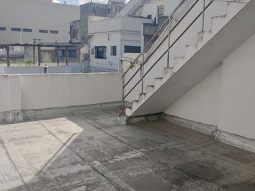 Excelente Inmueble de 3 plantas - Vta. Directa - Apto Crédito