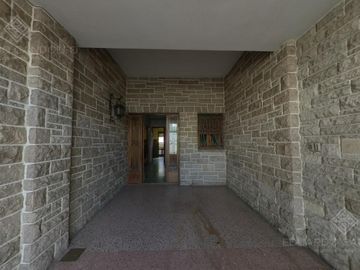 Excelente Inmueble de 3 plantas - Vta. Directa - Apto Crédito