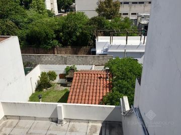 Excelente Inmueble de 3 plantas - Vta. Directa - Apto Crédito