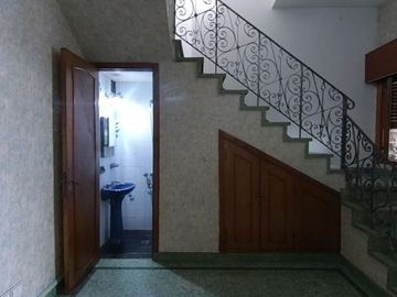 Excelente Inmueble de 3 plantas - Vta. Directa - Apto Crédito