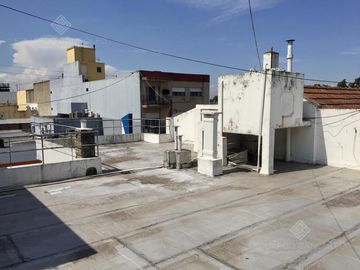 Excelente Inmueble de 3 plantas - Vta. Directa - Apto Crédito