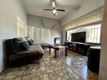 CASA EN VENTA CUATRO AMBIENTES