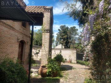 Venta Casa Quinta - Pilar Centro - Con caballerizas