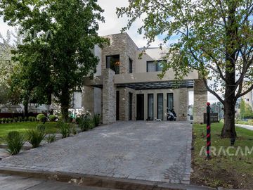 CASA en VENTA en Saint Thomas Oeste - Canning