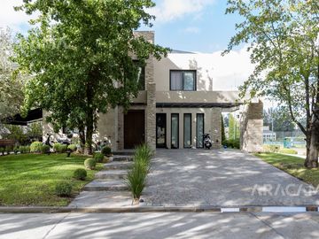 CASA en VENTA en Saint Thomas Oeste - Canning