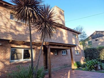 Casa en Funes