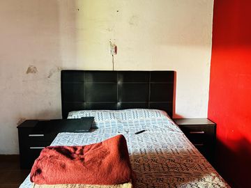 Casa con 9 Departamentos en Colón Venta